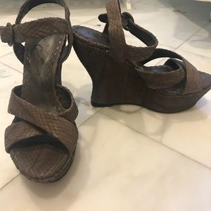 ALICE & OLIVIA snakeskin wedges